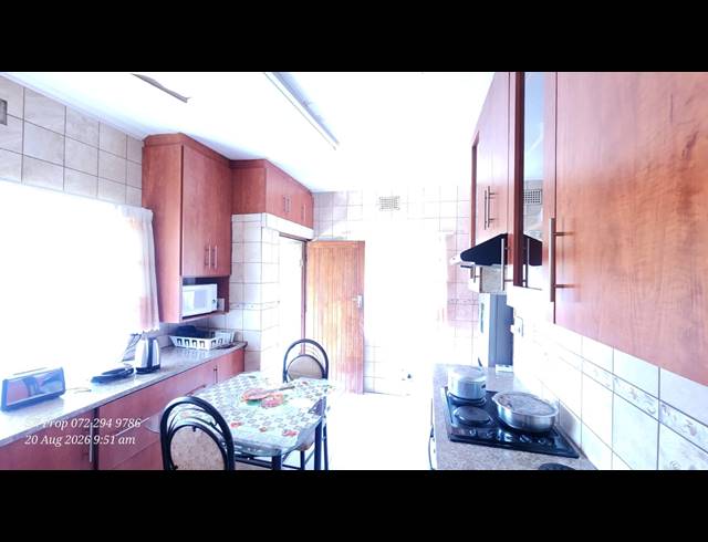 3 BEDROOM HOUSE FOR SALE IN NAPIERVILLE